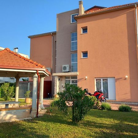 Bed & Breakfast Grgic Novigrad Istria Extérieur photo